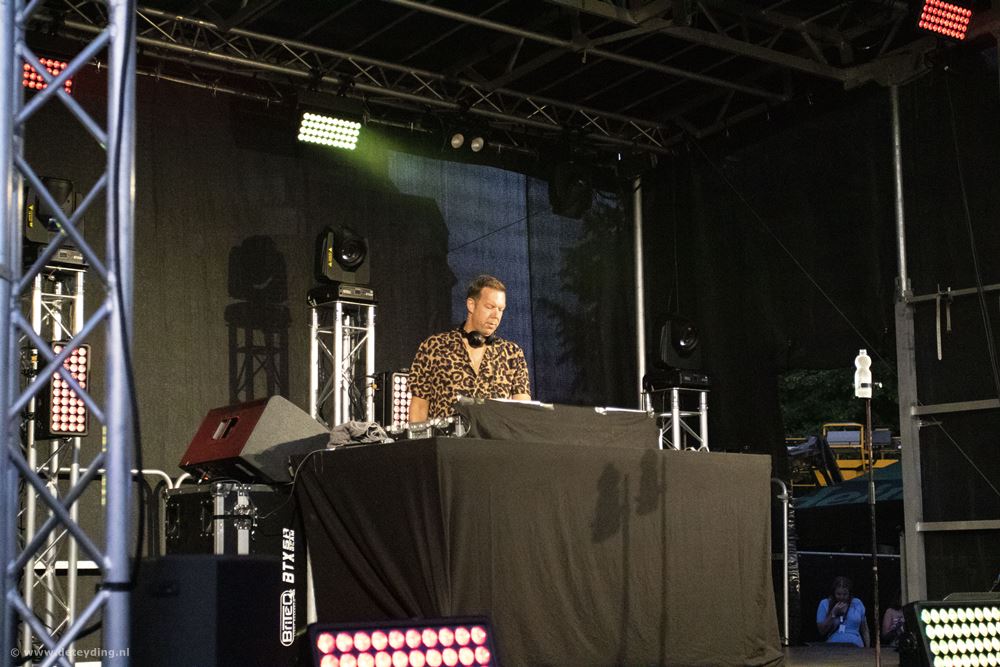 Feest op het plein De Teyding